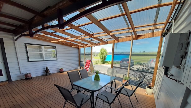 Outdoor dining - Old School Rocky Cape Farm Stay | Sleeps 10 (Rocky Cape)