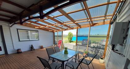 Old School Rocky Cape Farm Stay | Sleeps 10