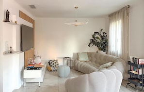 TV - Awesome apartment in Marseille (Marseille)