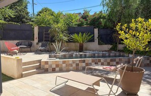 Property grounds - Beautiful home in Marseille (Marseille)
