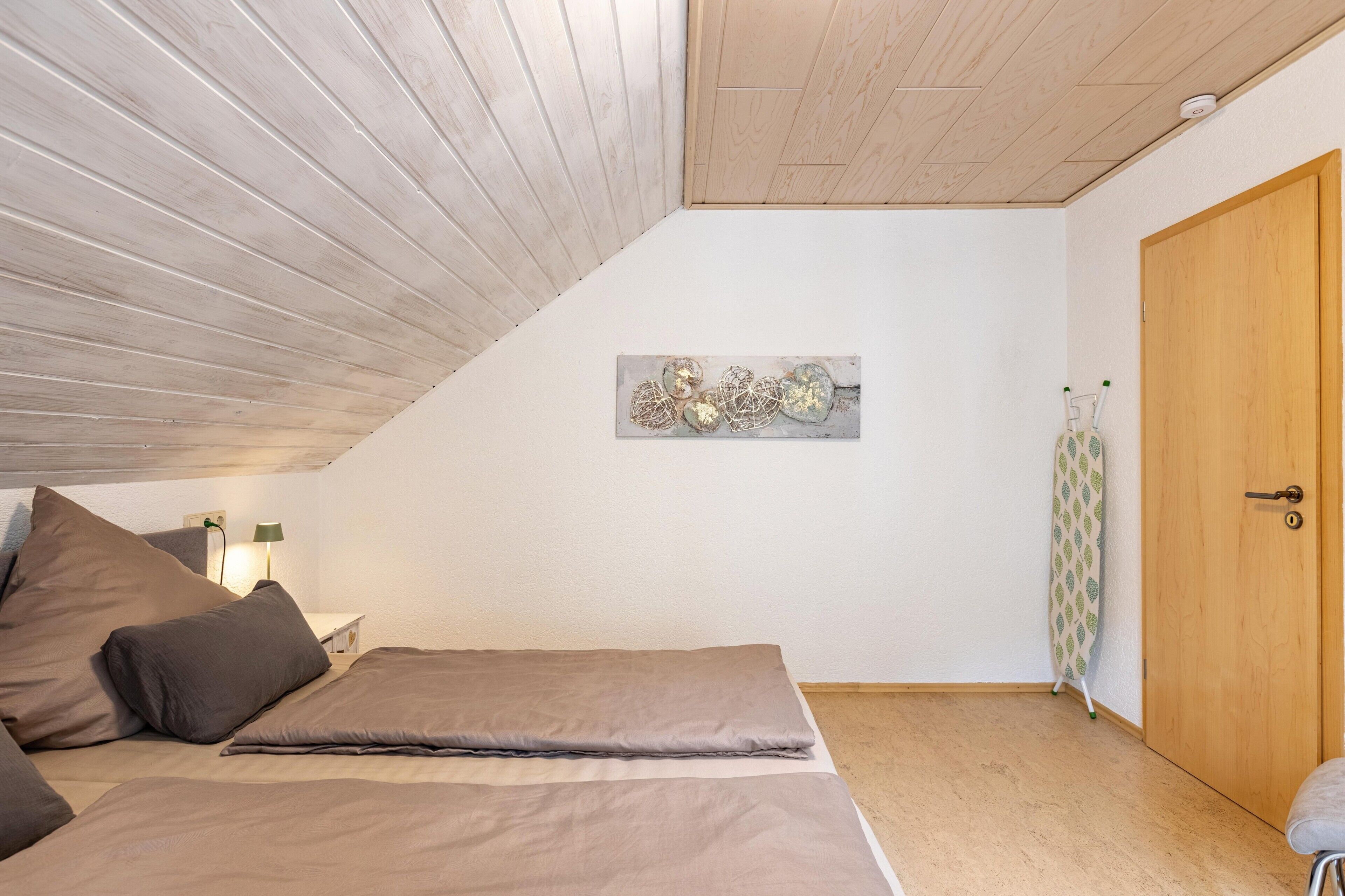 2 soverom, strykejern/-brett, wi-fi og sengetøy
