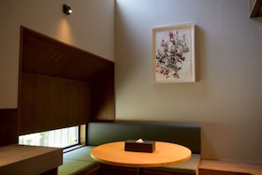 Twin Room | Dining - TOVILLA STAY Niigata Honcho (Niigata-shi, Chuo-ku)