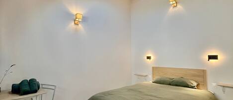 WiFi, bed sheets