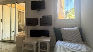 Unclassified image, 2 of 12, button - Appartement T2 de 30 m2 Maubuisson, Proche lac et plage (Carcans)