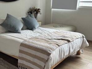 3 soverom, strykejern/-brett, wi-fi og sengetøy