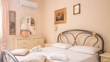 2 Schlafzimmer, Schreibtisch, Bügeleisen/Bügelbrett, WLAN