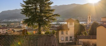 A few minutes from Lake Como (Sun Tower)