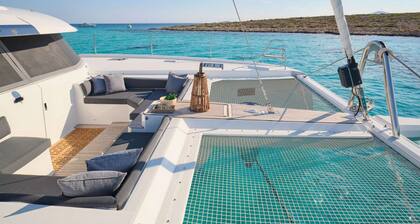 Floating Villa: Yacht Vacation with Captain & Chef - 10 Guests - 61 Ft