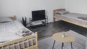 WiFi, bed sheets