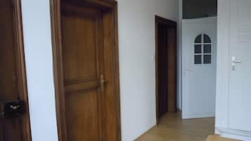 Interni