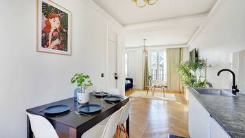 Family Apartment | Dining