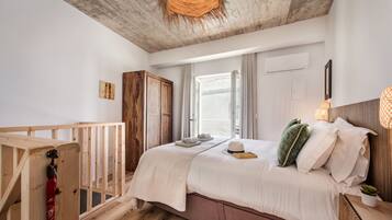 1 bedroom, iron/ironing board, WiFi (free), bed sheets