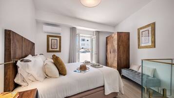 Iron/ironing board, WiFi (free), bed sheets