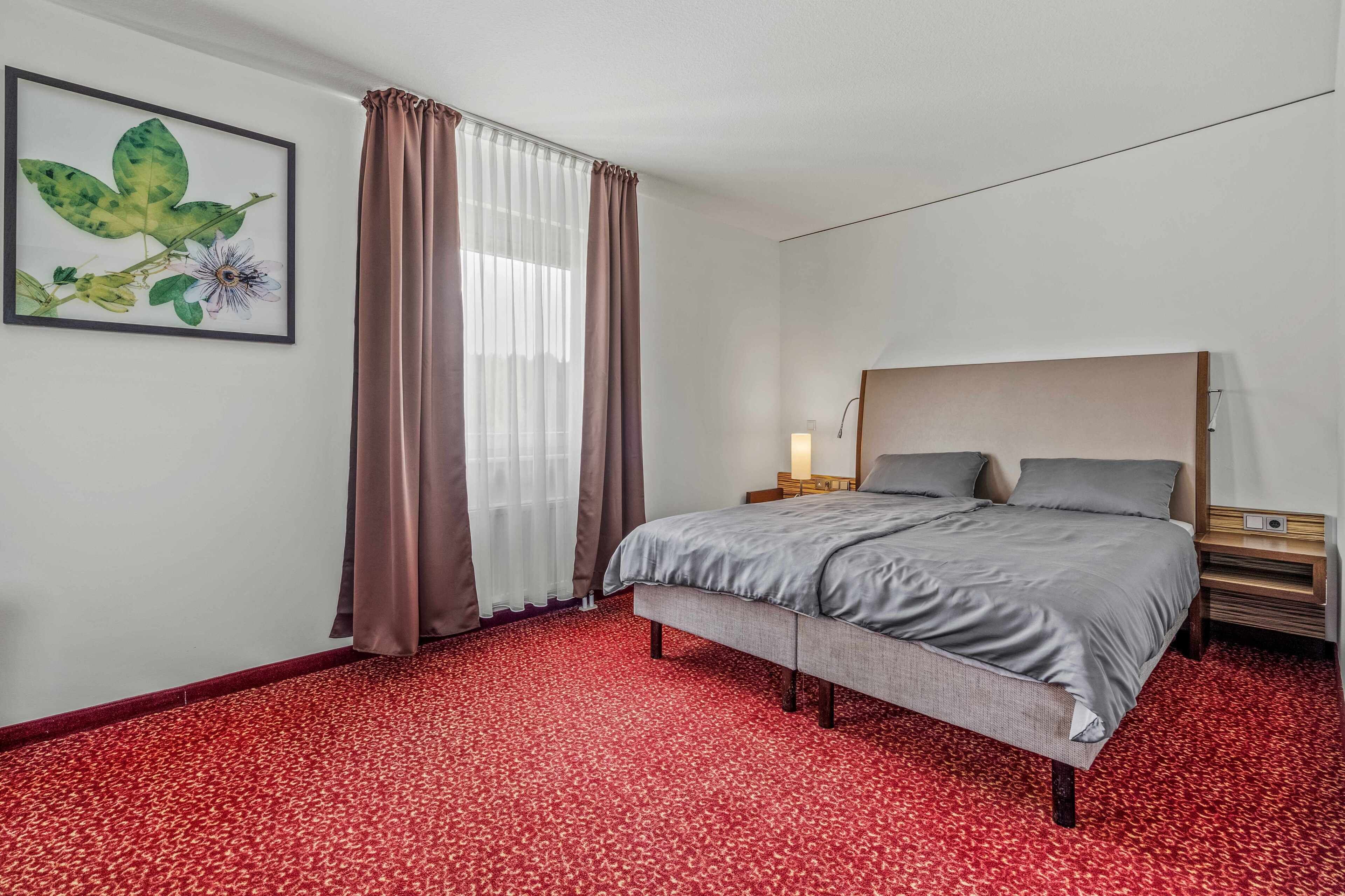 Double or Twin Room, Non Smoking, Private Bathroom | Desk, free WiFi