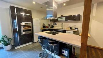 Fridge, microwave, oven, dishwasher