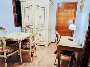 Chambre, 1 chambre, vue ville | Restauration