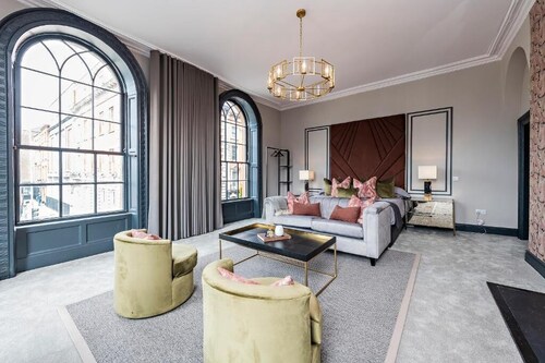 One Capel Suites