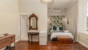 Chambre Double Deluxe, salle de bains privée, vue jardin | Fer et planche à repasser, Wi-Fi gratuit