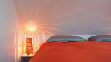 Iron/ironing board, travel crib, free WiFi, bed sheets