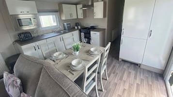 Fridge, microwave, oven