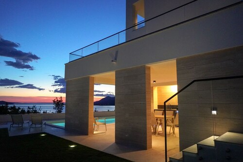 Villa Bella Vista with heated pool
