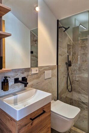 Bathroom - Vrbo Property (Schönau am Königssee)