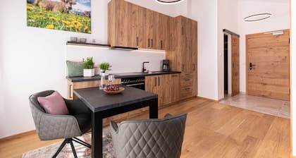 Stylish "Alpenchic" Apartment in a Prime Location on Lake Königssee