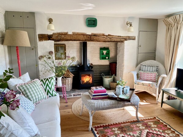 Living area - Foxearth (2) - sleeps 2 guests in 1 bedroom, Winterborne Houghton, Dorset (Blandford Forum)