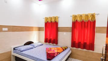 Roupas de cama antialérgicas, escrivaninha, quartos à prova de som