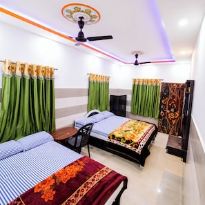 Hypo-allergenic bedding, desk, soundproofing, free WiFi - Hotel Maa Durga  (Digha)