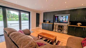 TV, DVD player, offices