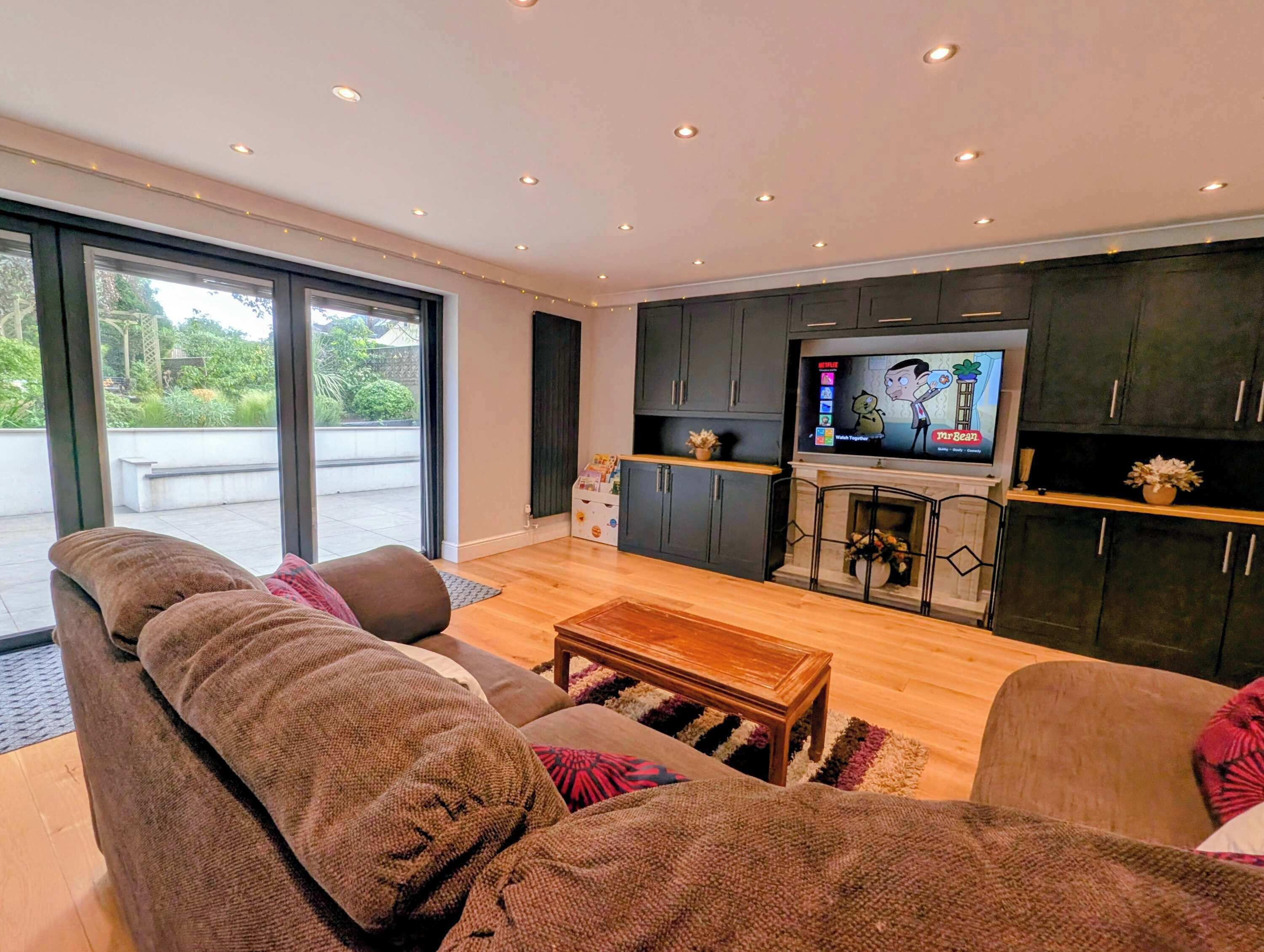 TV, DVD player, offices