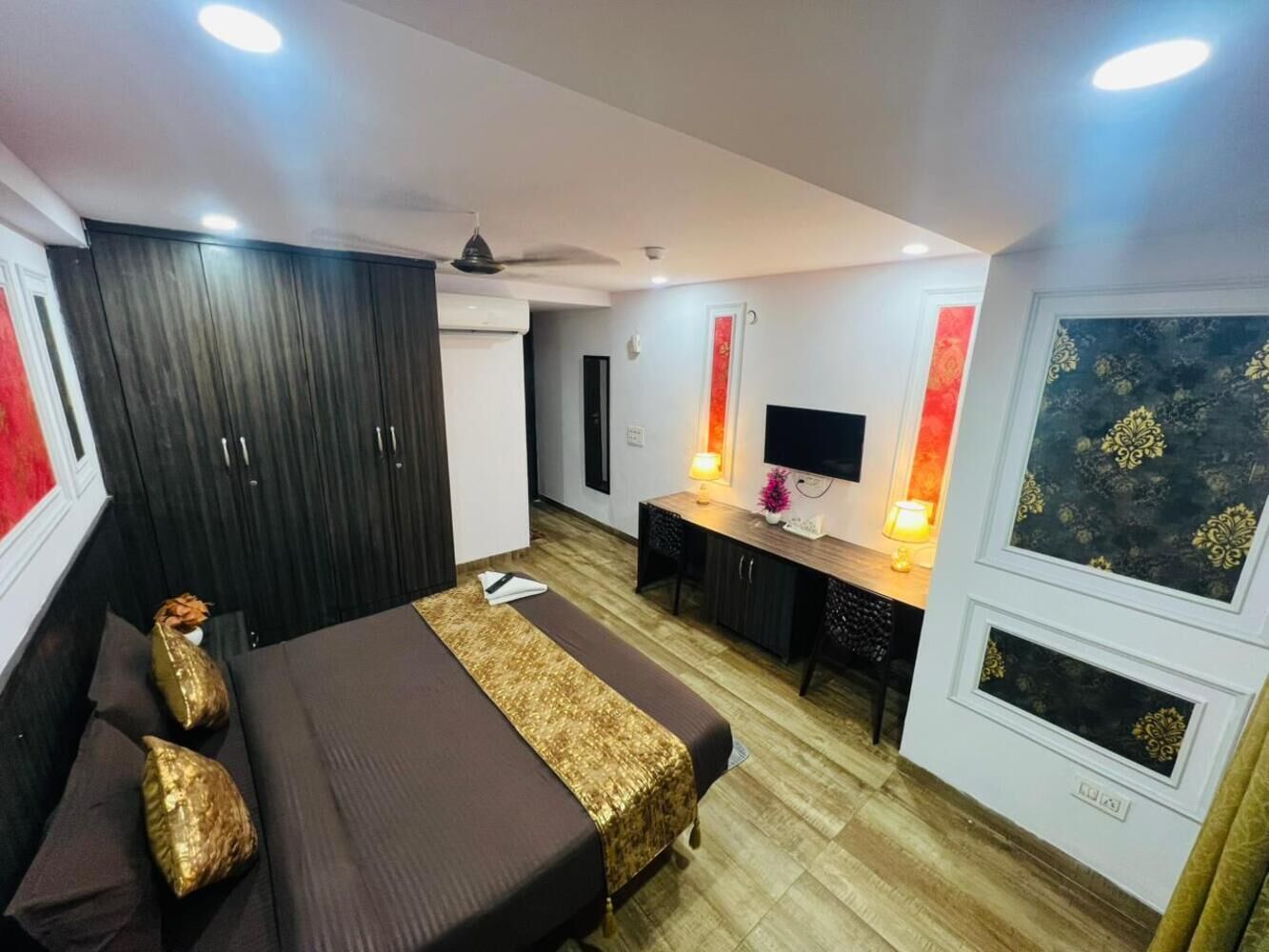 Deluxe Double Room | Free WiFi
