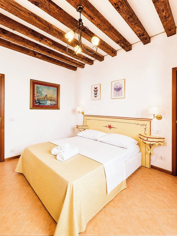 Room - Room-rialto Room on the Rialto Bridge (Venice)