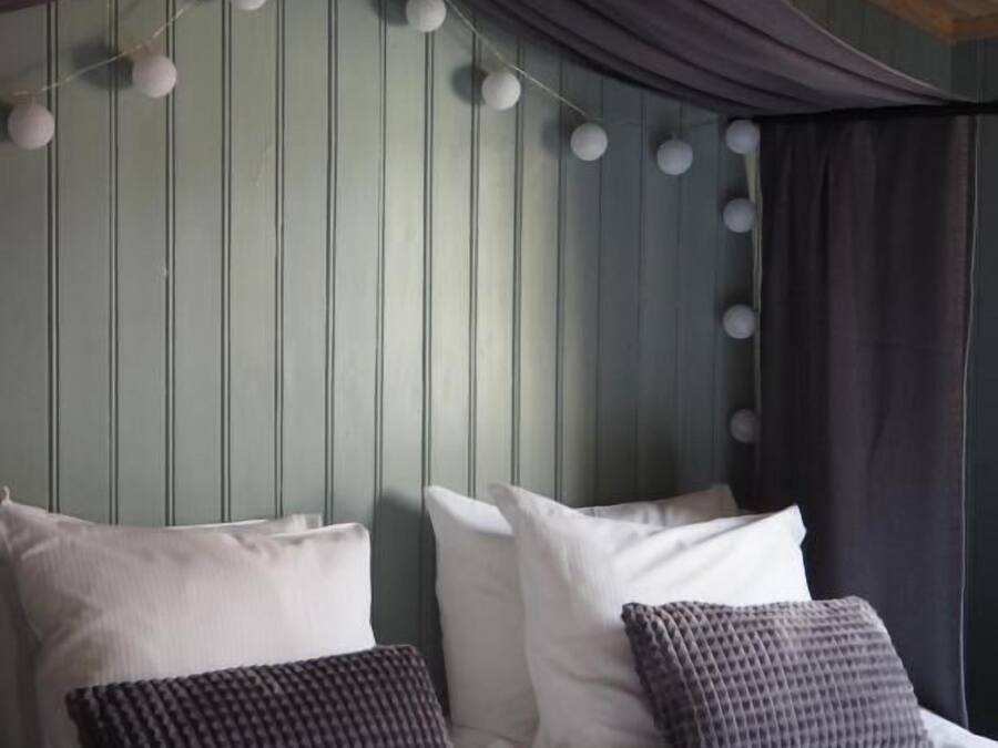 Bungalow Deluxe - utsikt mot trädgården | Gratis wi-fi
