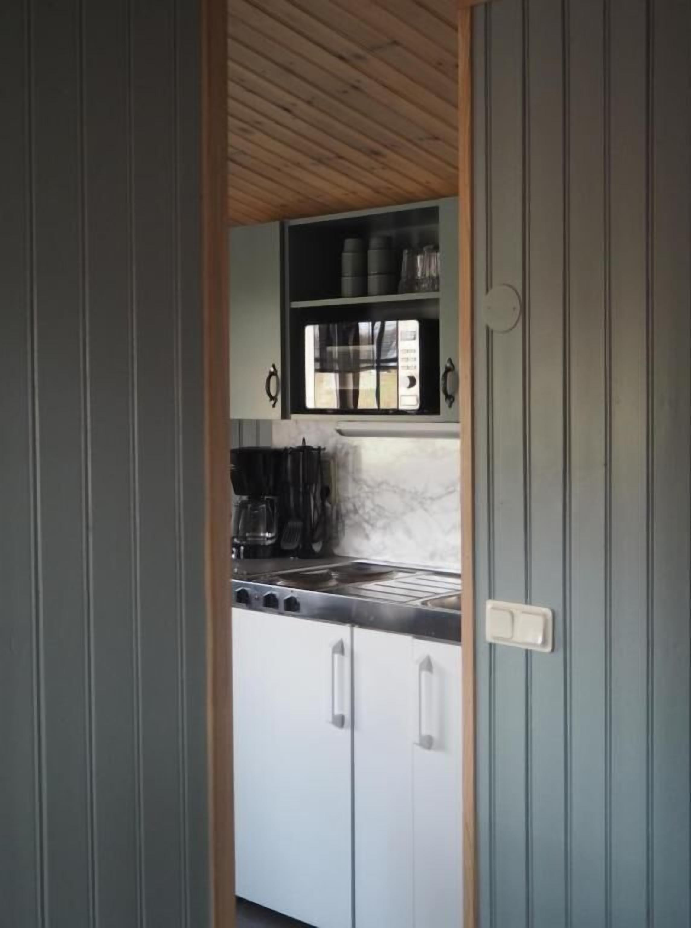 Deluxe Bungalow, Garden View | Private kitchen