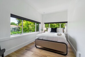 6 室のベッドルーム、アイロン / アイロン台、WiFi (無料)、ベッドシーツ