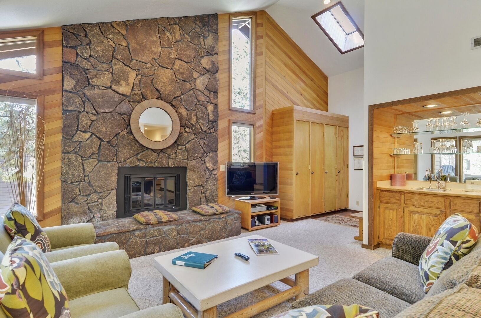 TV, fireplace, DVD player, ping pong