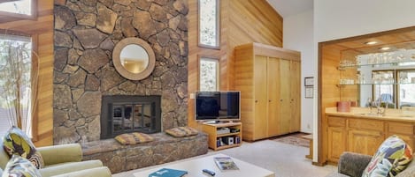 TV, fireplace, DVD player, ping pong