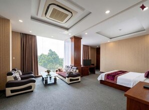 Desk, free WiFi - Klei Buon Ma Thuot City Centre (Buon Ma Thuot)