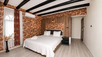 Executive Suite, Pool View | Desk, laptop workspace, free WiFi