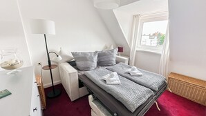 2 Schlafzimmer, Bügeleisen/Bügelbrett, Bettwäsche