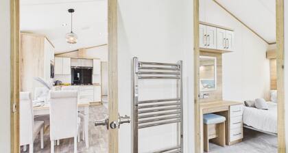 Kittiwake Lodge - 2 Bed Lodge - Wisemans Bridge