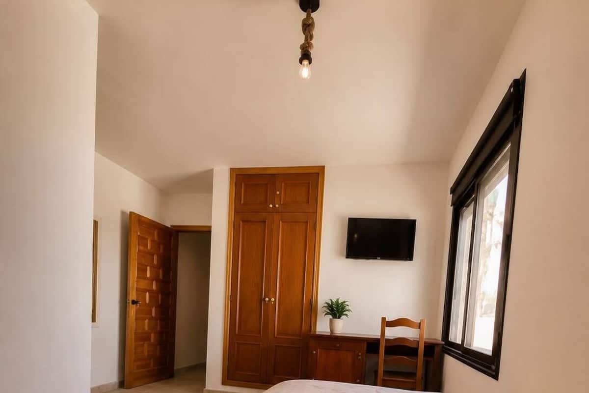 Standard Single Room, Courtyard View | Desk, laptop workspace, WiFi (free), bed sheets