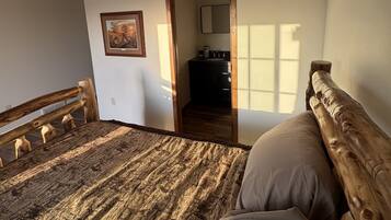 6 bedrooms, WiFi, bed sheets