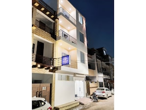 Exterior - Hotel Golden Lotus Inn  (Lucknow)