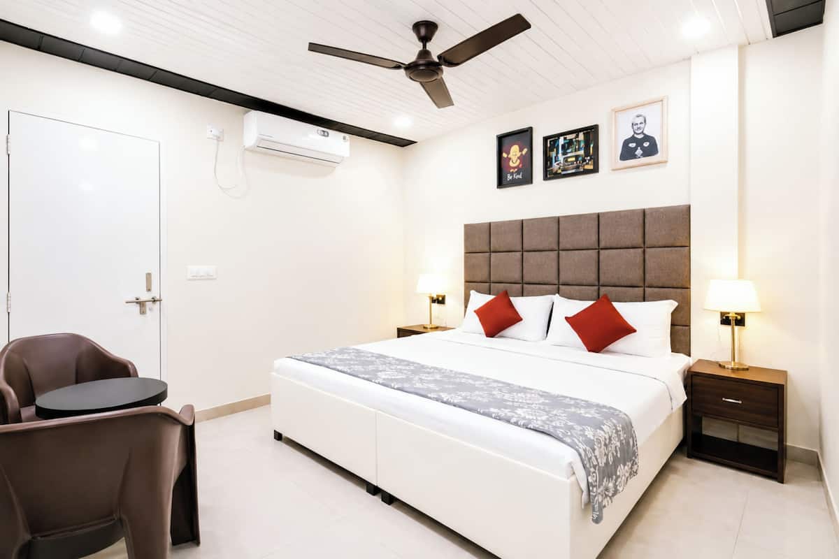 Hypo-allergenic bedding, desk, soundproofing, free WiFi