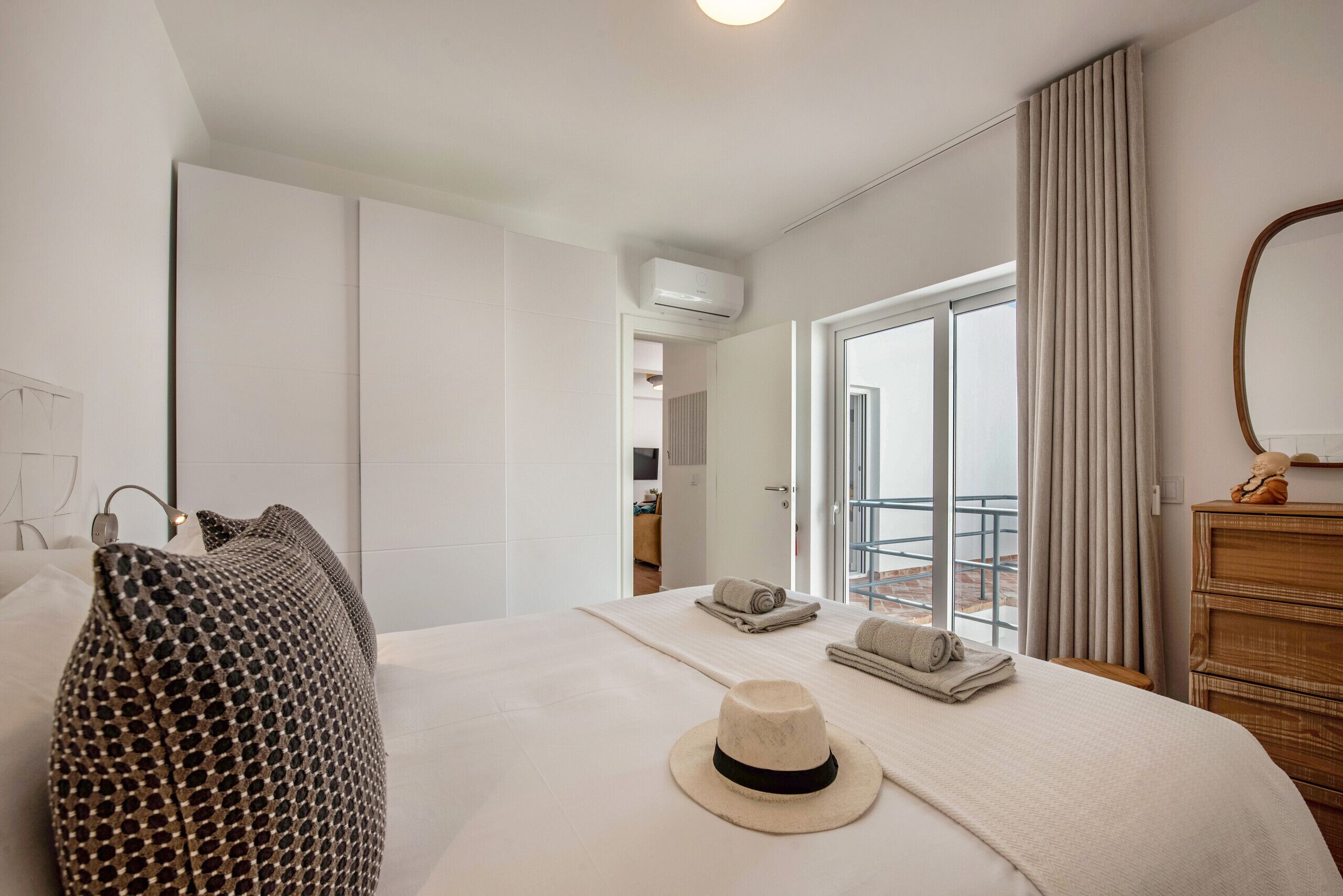 2 bedrooms