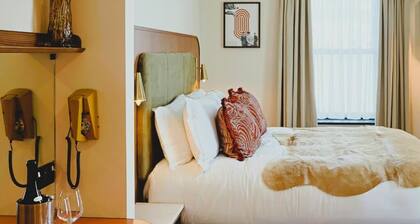 The Libertine Lounge & Lodgings