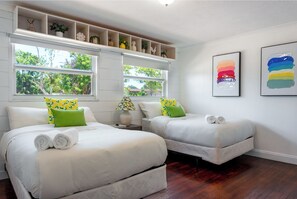 3 Schlafzimmer, Schreibtisch, Bügeleisen/Bügelbrett, kostenloses WLAN